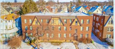 Main picture of 34 Beacon St