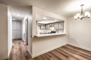 Main picture of 25593 Mont Pointe