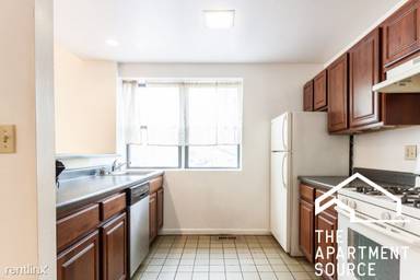 Main picture of 828 W Dakin St