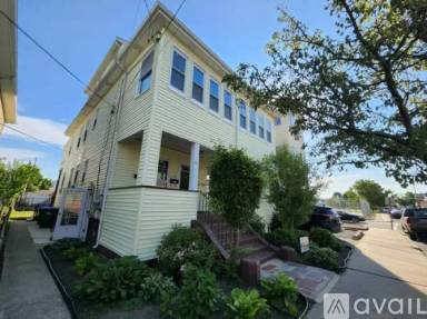 Main picture of 109 3rd St