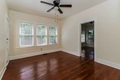 Main picture of 709 Carolyn Ave