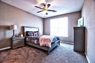 Main picture of 1401 Park 33 Blvd