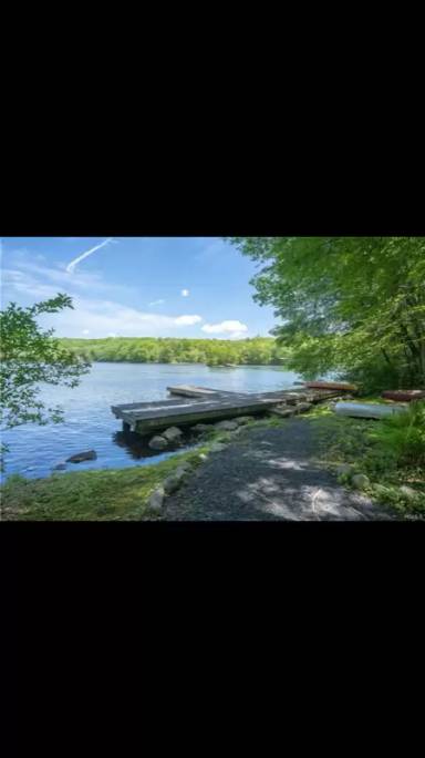 Main picture of 243 Lake Shore Rd