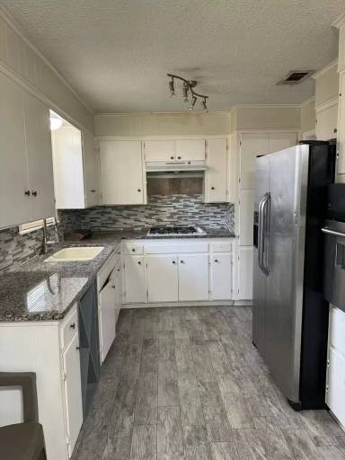 Main picture of 753 Kings Towne Pl