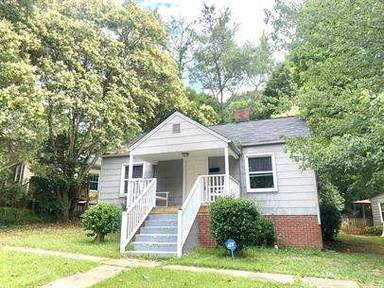 Main picture of 2451 Hoyt St