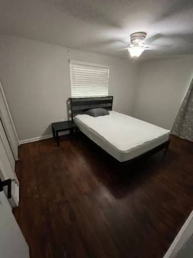Main picture of 740 Jenkins St