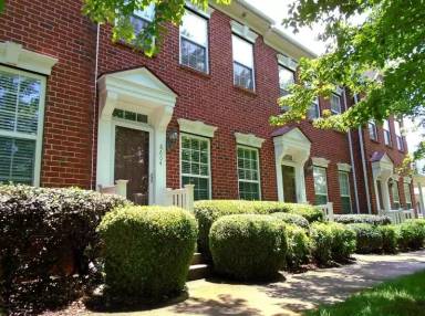 Main picture of 8604 Gauphin Pl