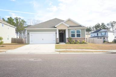 Main picture of 110 Triple Crown Rd
