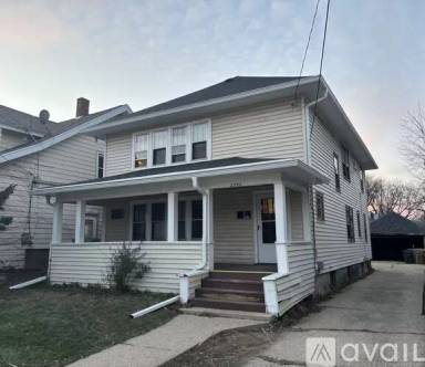Main picture of 2306 E Washington Ave