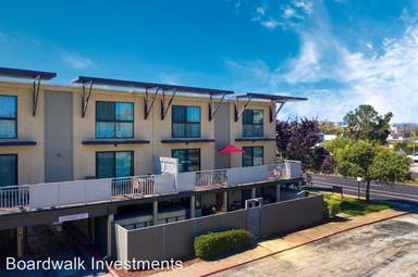 Main picture of 1201 Admiralty Ln