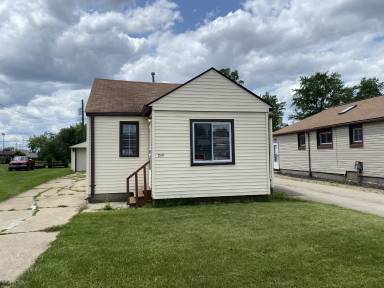 Main picture of 25117 Malvina Ave