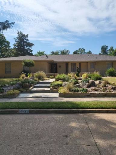 Main picture of 1022 Whispering Pines Dr