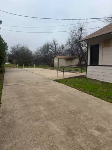 Main picture of 706 Denver St