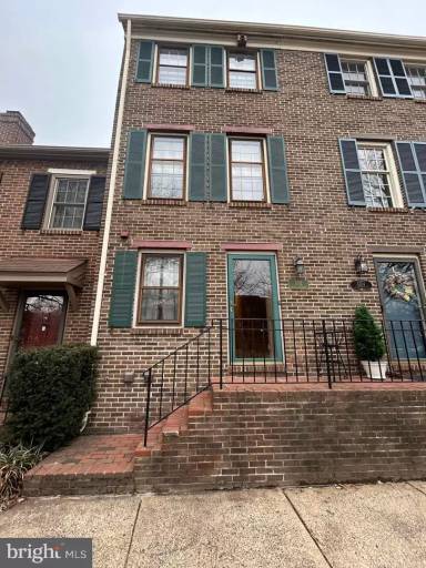 Main picture of 1202 W Abingdon Dr