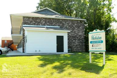 Main picture of 2006 Oak Grove Rd
