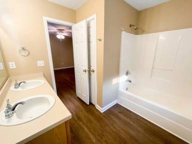 Main picture of 2812 Dawnlake Dr