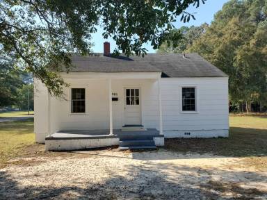 Main picture of 905 N Fulton St