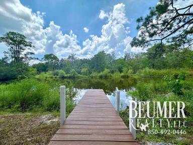 Main picture of 624 Edgewater Dr