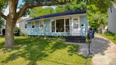 Main picture of 654 28th Street Ct SE