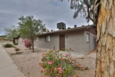 Main picture of 2315-2323 S College Ave Apartments