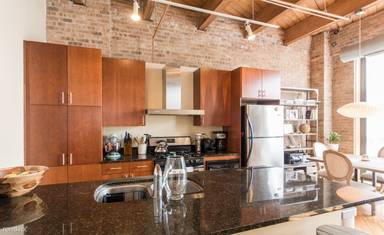Main picture of 1000 West Adams Condo