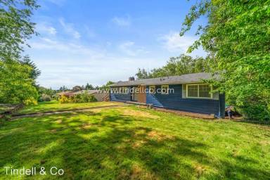 Main picture of 4117 SW Vermont St
