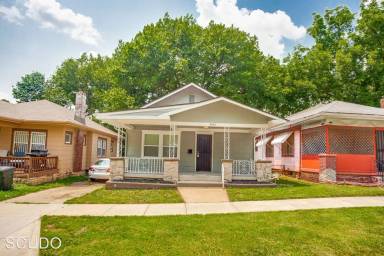 Main picture of 4436 Flora Ave