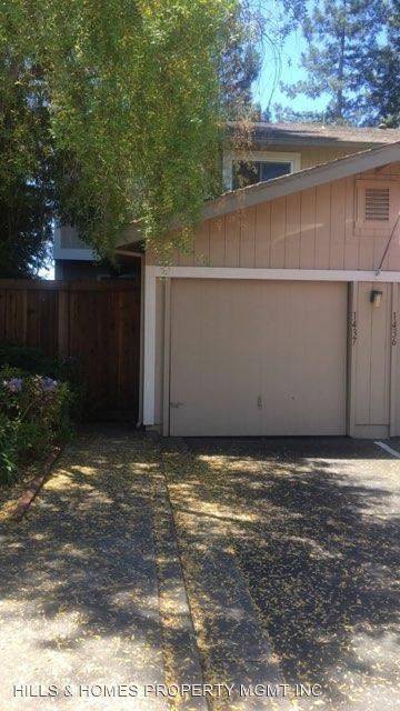 Main picture of 1437 Gold Way