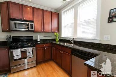 Main picture of 4863 N Hermitage Ave