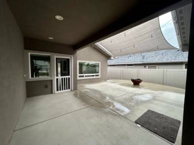Main picture of 304 E Stanford Ave