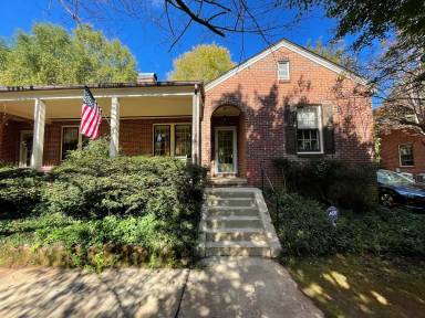 Main picture of 1818 Arlington St