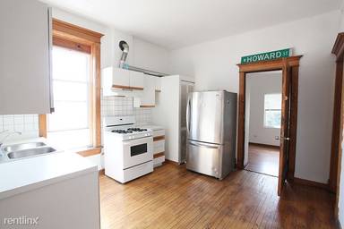 Main picture of 2404 W Superior St