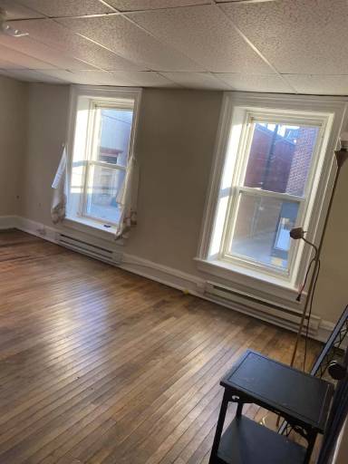 Main picture of 24-26 W Franklin St