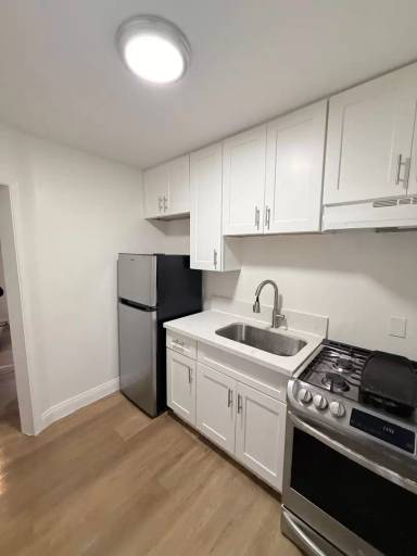Main picture of 11425 S Figueroa St