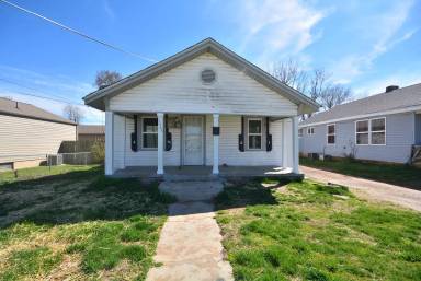 Main picture of 1326 W Tampa St