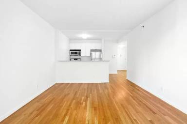 Main picture of 160 W 22nd St