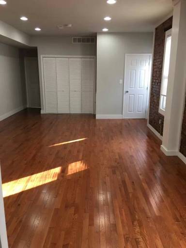 Main picture of 5310 Pine St