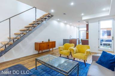 Main picture of 413 Elm St NW