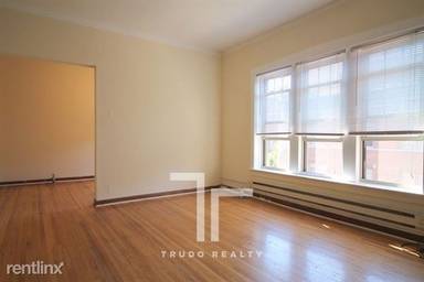 Main picture of 620-28 W Barry Ave