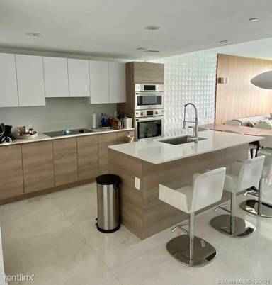 Main picture of 10201 E Bay Harbor Dr