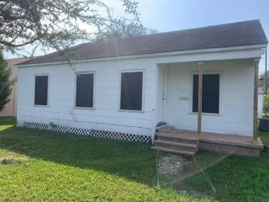 Main picture of 1407 N Avenue F