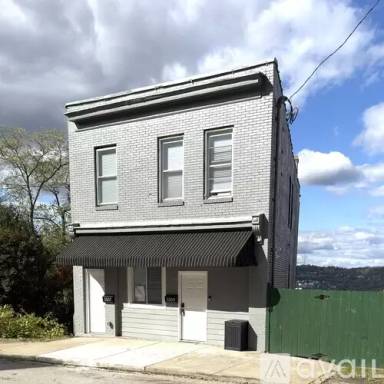 Main picture of 3367 Ridgway St