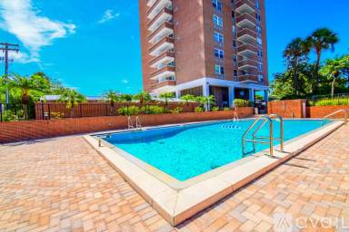 Main picture of 4015 Bayshore Blvd