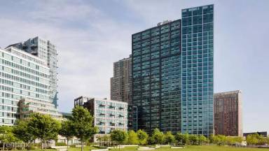 Main picture of 4720 Center Blvd Apartments