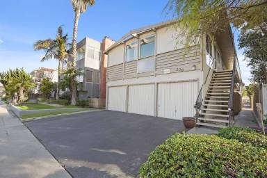 Main picture of 208 Avenue H