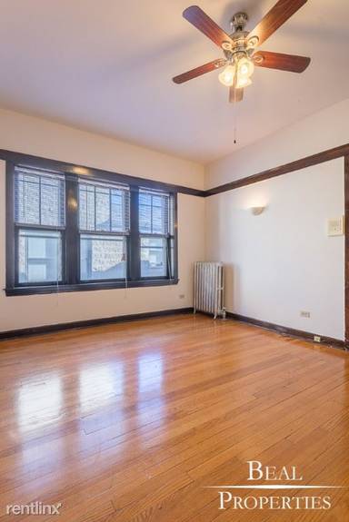 Main picture of 816 W Waveland Apartments