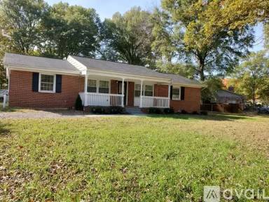 Main picture of 828 Sherwood Ln
