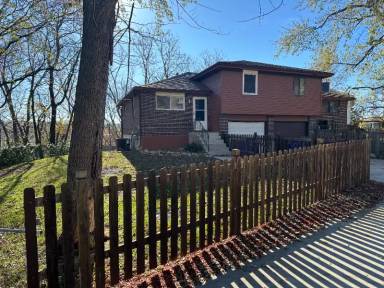 Main picture of 5613 Hayes St