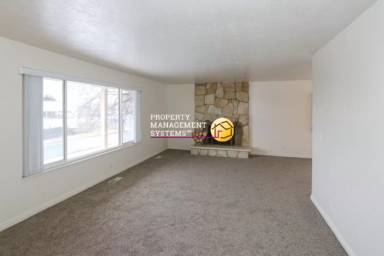 Main picture of 2466 E Cinnabar Ln