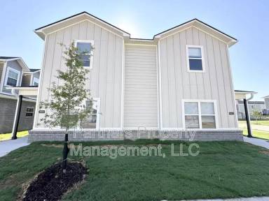 Main picture of 954 S Benchmark Ln